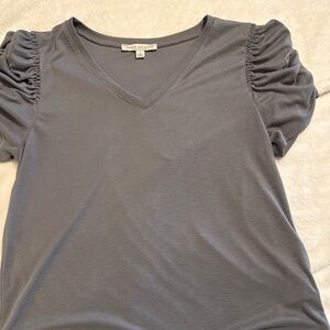 V neck ruched puff sleeve top